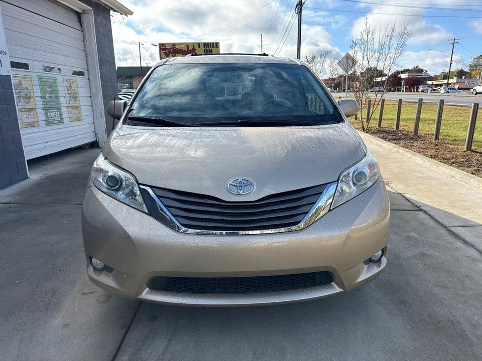 2011 Toyota Sienna 3rd Gen - Image 6 of 14