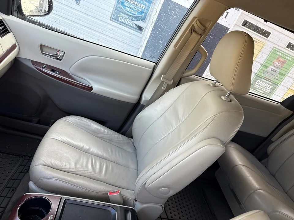 2011 Toyota Sienna 3rd Gen - Image 8 of 14