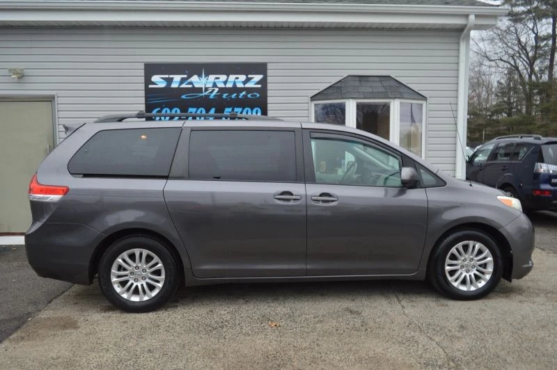 2011 Toyota Sienna 3rd Gen - Image 6 of 12