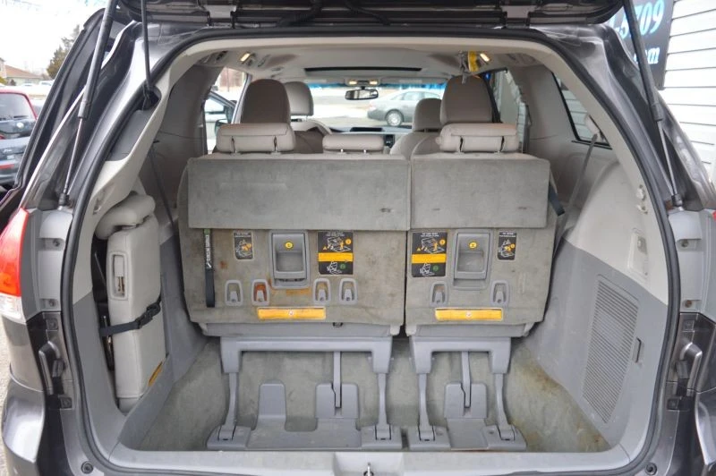 2011 Toyota Sienna 3rd Gen - Image 10 of 12