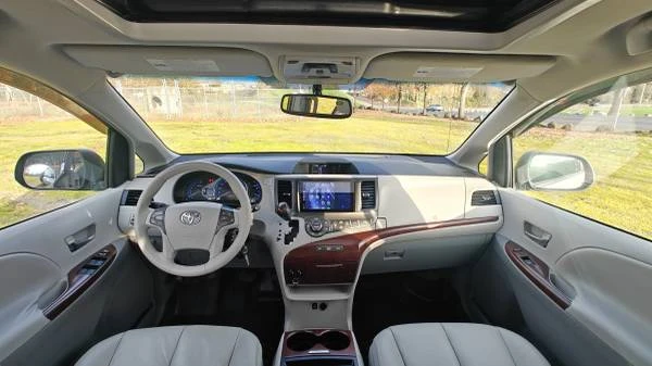 2011 Toyota Sienna 3rd Gen - Image 21 of 21