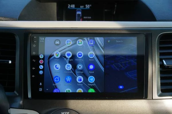 2011 Toyota Sienna 3rd Gen - Image 13 of 21