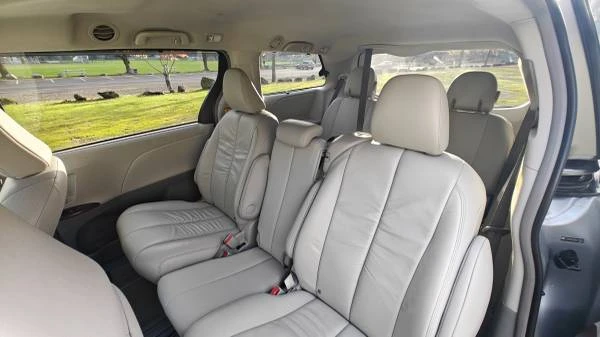 2011 Toyota Sienna 3rd Gen - Image 20 of 21