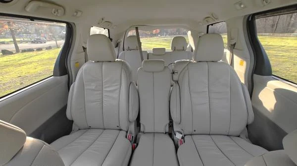 2011 Toyota Sienna 3rd Gen - Image 17 of 21