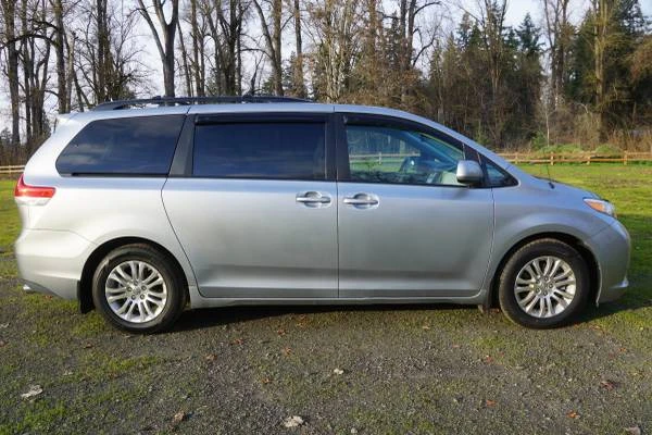 2011 Toyota Sienna 3rd Gen - Image 5 of 21