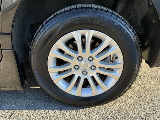 2011 Toyota Sienna 3rd Gen - Image 19 of 31
