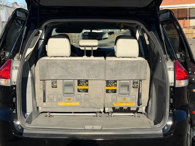 2011 Toyota Sienna 3rd Gen - Image 25 of 31