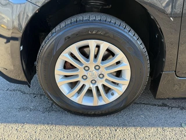 2011 Toyota Sienna 3rd Gen - Image 17 of 31