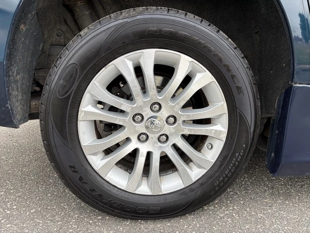 2011 Toyota Sienna 3rd Gen - Image 26 of 31