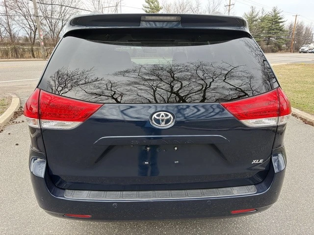 2011 Toyota Sienna 3rd Gen - Image 8 of 31
