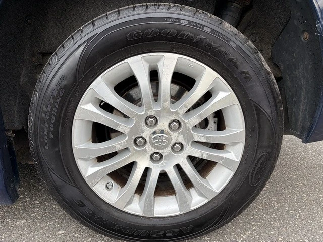 2011 Toyota Sienna 3rd Gen - Image 24 of 31