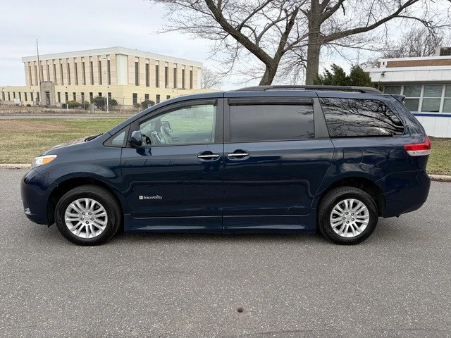 2011 Toyota Sienna 3rd Gen - Image 6 of 31