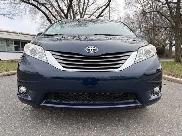 2011 Toyota Sienna 3rd Gen - Image 14 of 31