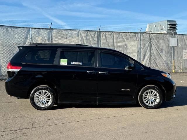 2011 Toyota Sienna 3rd Gen - Image 5 of 12