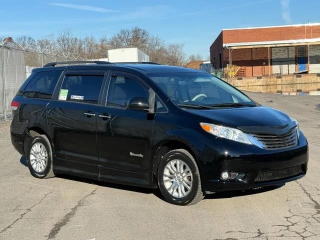 2011 Toyota Sienna 3rd Gen - Image 4 of 12