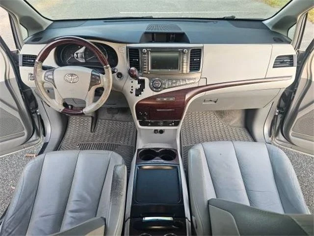 2011 Toyota Sienna 3rd Gen - Image 13 of 21