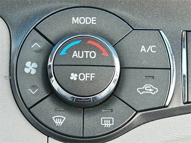 2011 Toyota Sienna 3rd Gen - Image 18 of 21