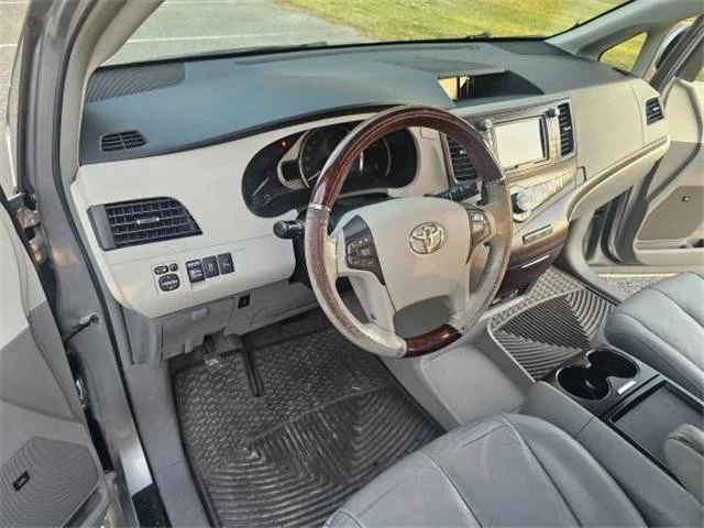 2011 Toyota Sienna 3rd Gen - Image 20 of 21
