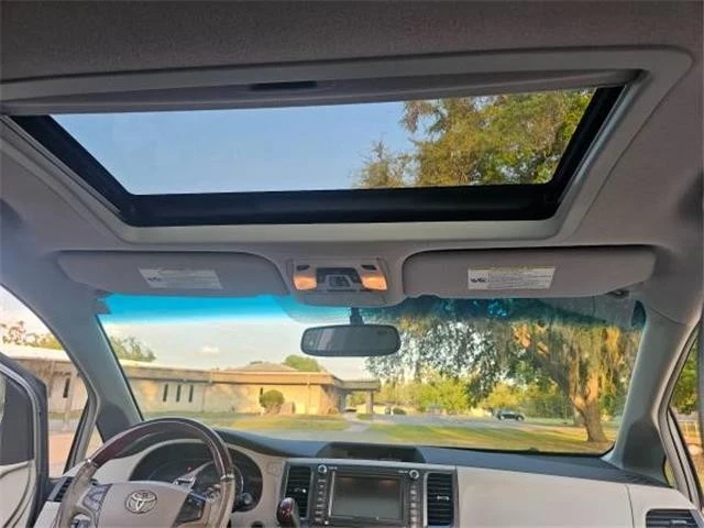 2011 Toyota Sienna 3rd Gen - Image 14 of 21
