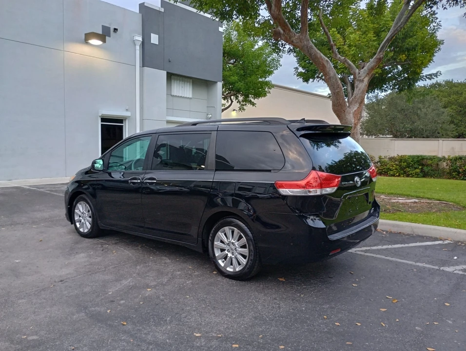 2011 Toyota Sienna 3rd Gen - Image 10 of 21