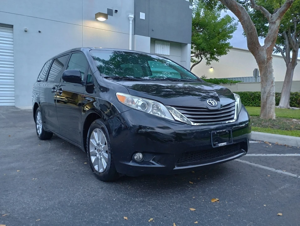 2011 Toyota Sienna 3rd Gen - Image 20 of 21