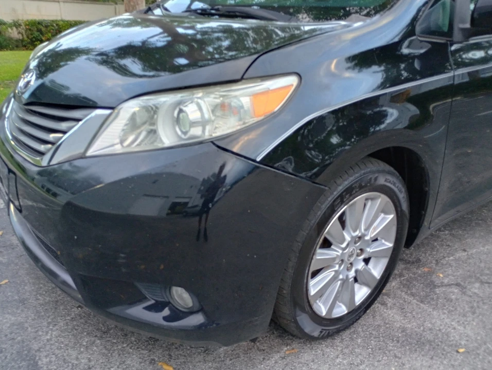 2011 Toyota Sienna 3rd Gen - Image 13 of 21