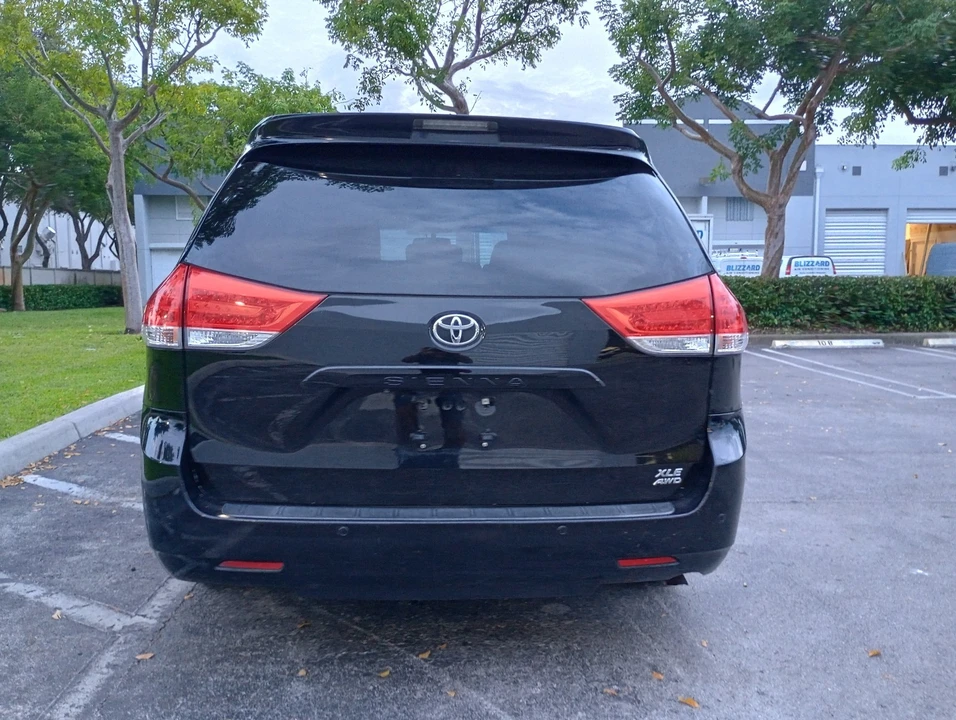 2011 Toyota Sienna 3rd Gen - Image 19 of 21