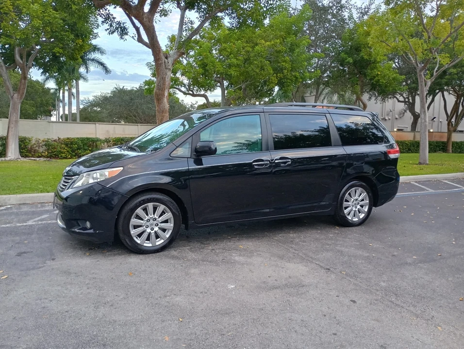 2011 Toyota Sienna 3rd Gen - Image 6 of 21