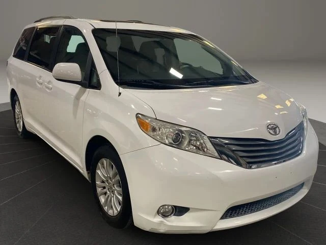2011 Toyota Sienna 3rd Gen - Image 2 of 8