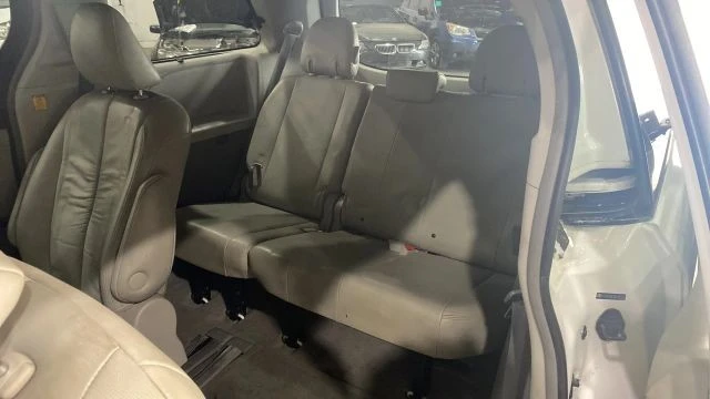 2011 Toyota Sienna 3rd Gen - Image 7 of 8