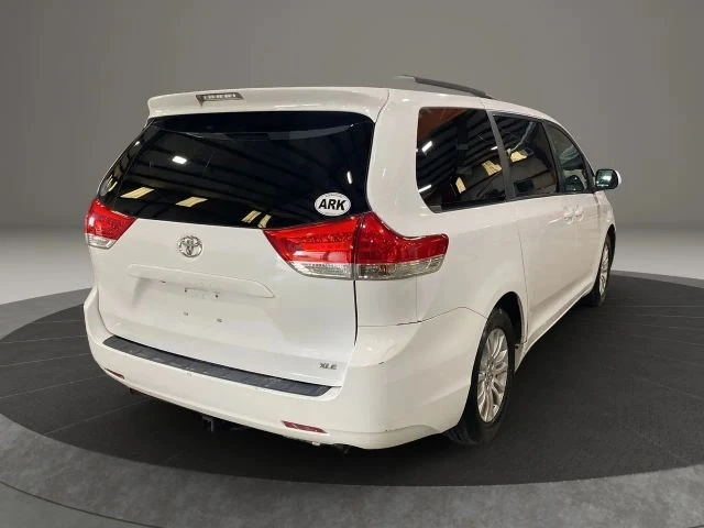 2011 Toyota Sienna 3rd Gen - Image 3 of 8