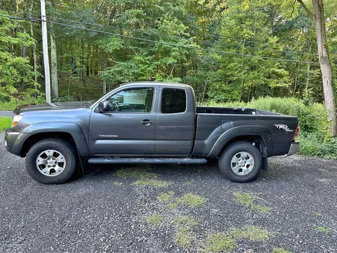 2011 Toyota Tacoma Access Cab TRD Off-Road Pickup 4D 6 ft