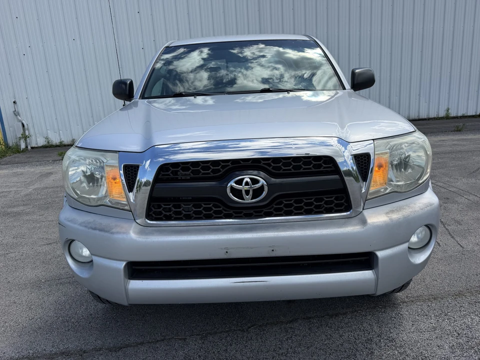 2011 Toyota Tacoma 2nd Gen - Image 3 of 31
