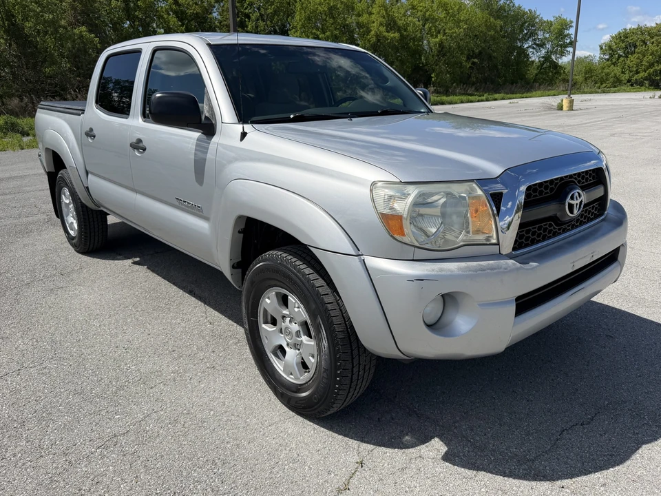 2011 Toyota Tacoma 2nd Gen - Image 8 of 31