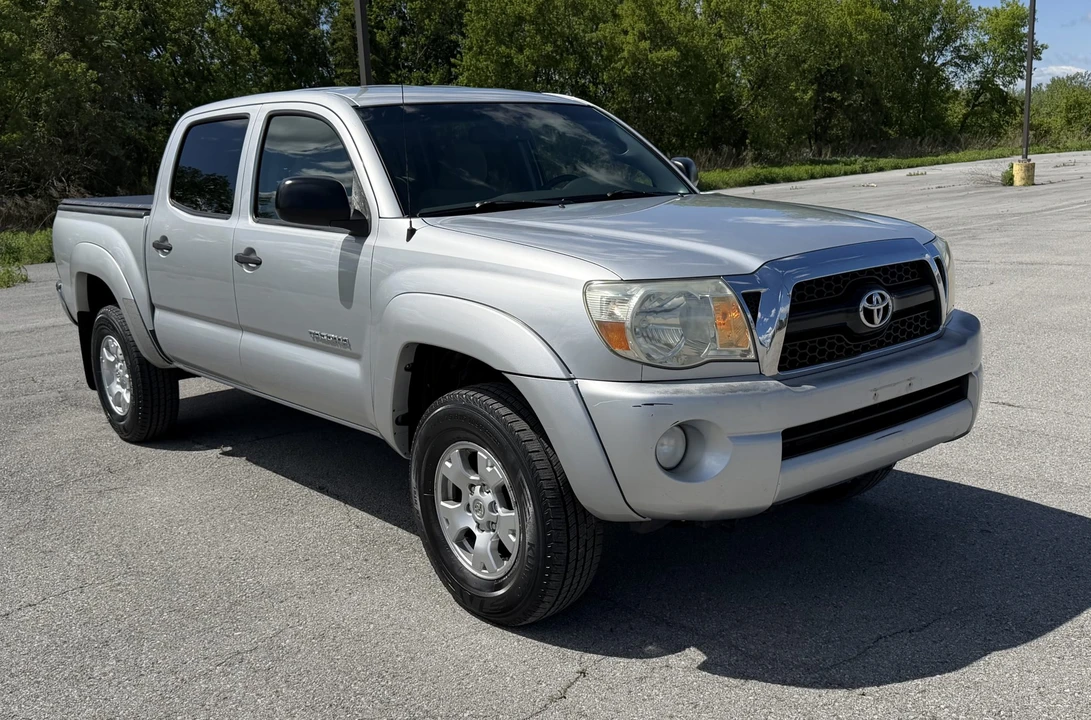 2011 Toyota Tacoma 2nd Gen - Image 6 of 31