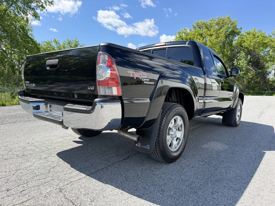 2011 Toyota Tacoma 2nd Gen - Image 28 of 31