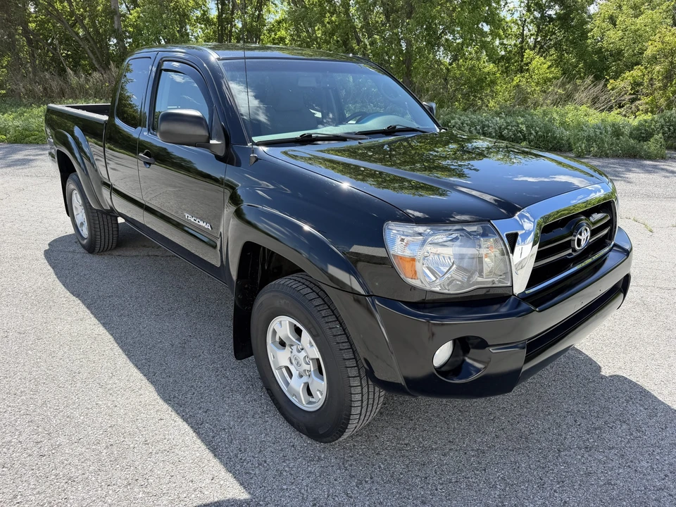2011 Toyota Tacoma 2nd Gen - Image 8 of 31