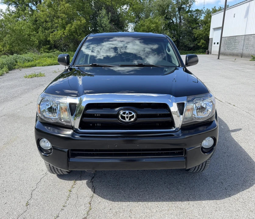 2011 Toyota Tacoma 2nd Gen - Image 2 of 31