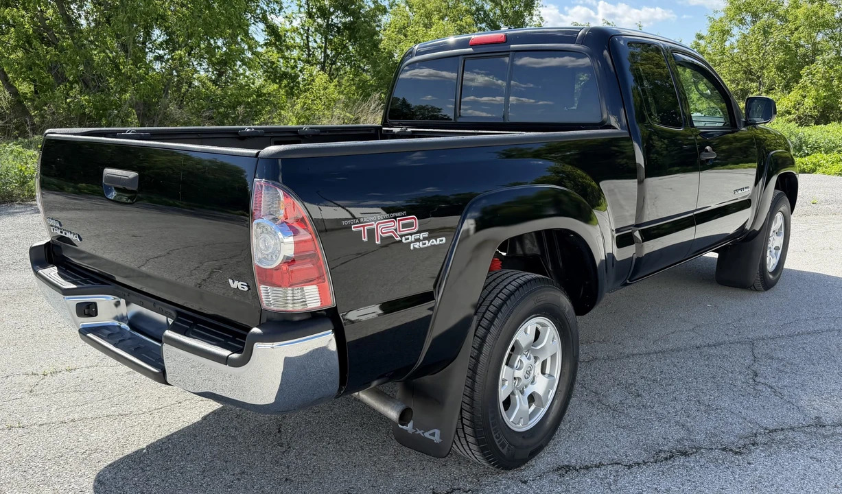 2011 Toyota Tacoma 2nd Gen - Image 24 of 31