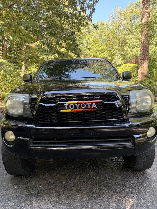 2011 Toyota Tacoma 2nd Gen - Image 2 of 16