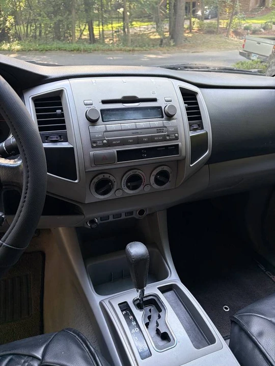 2011 Toyota Tacoma 2nd Gen - Image 7 of 16