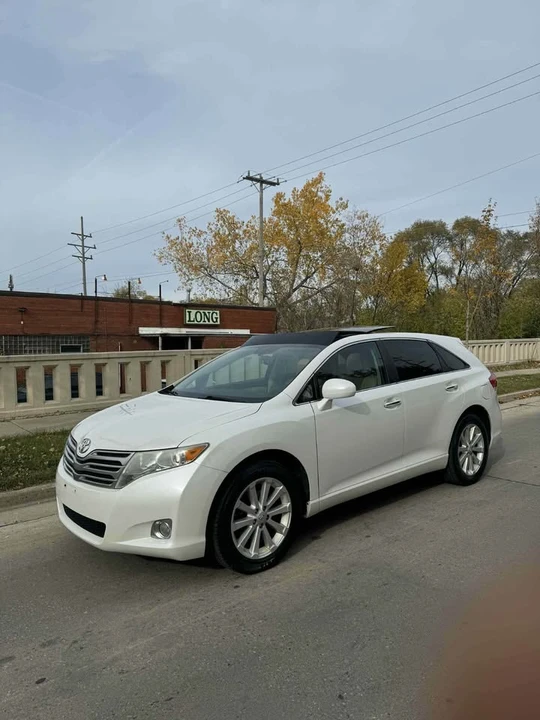 2011 Toyota Venza - Image 2 of 15