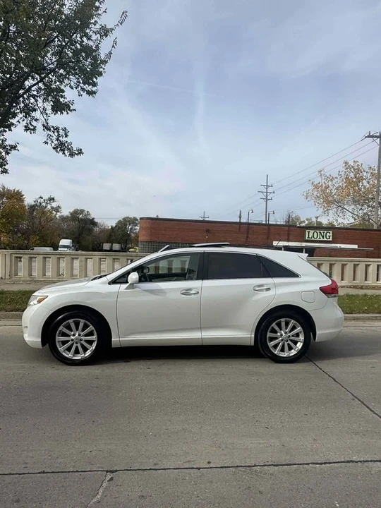 2011 Toyota Venza - Image 3 of 15