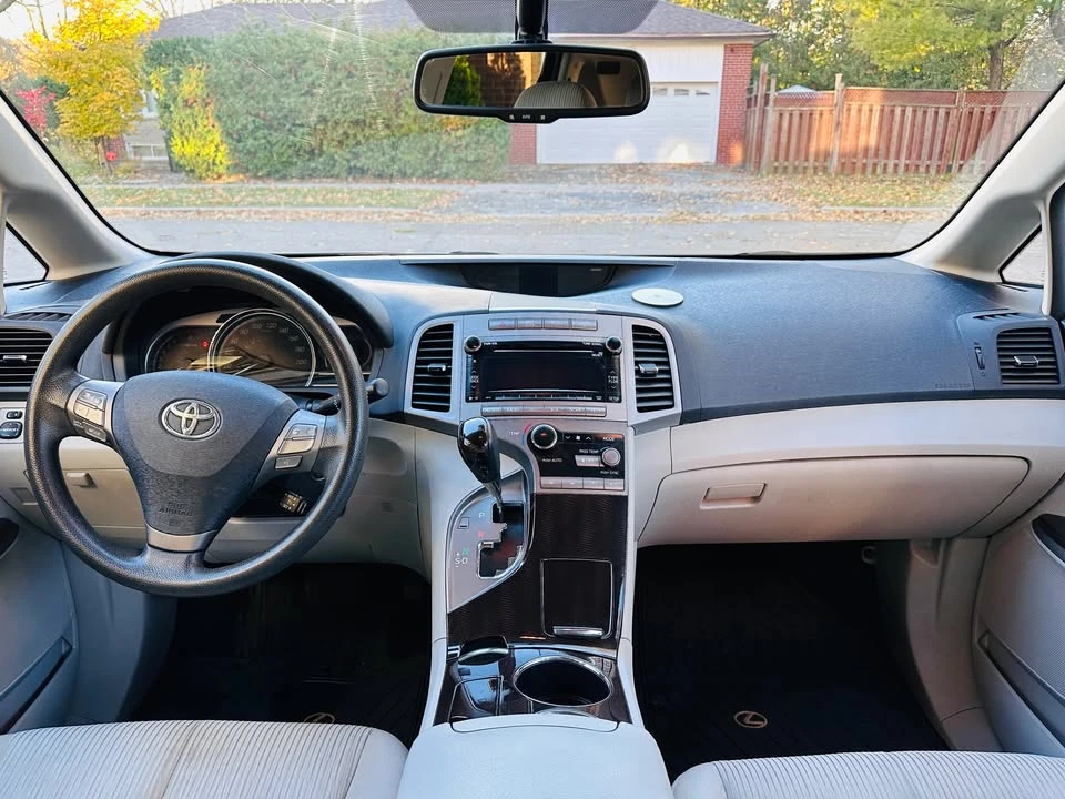 2011 Toyota Venza - Image 11 of 12
