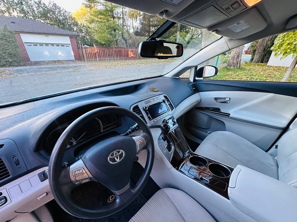 2011 Toyota Venza - Image 7 of 12