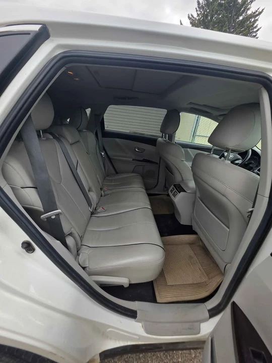 2011 Toyota Venza - Image 7 of 9