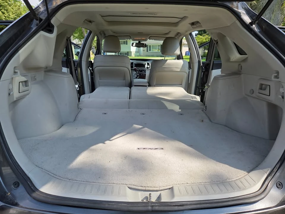 2011 Toyota Venza - Image 10 of 16