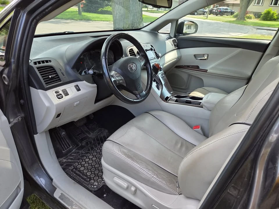 2011 Toyota Venza - Image 14 of 16