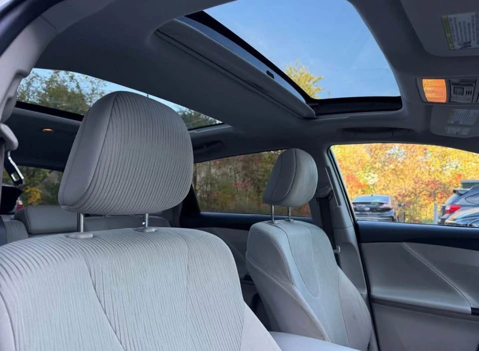 2011 Toyota Venza - Image 9 of 20