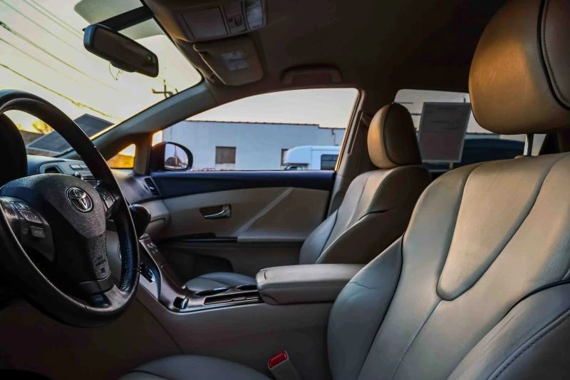 2011 Toyota Venza - Image 9 of 12
